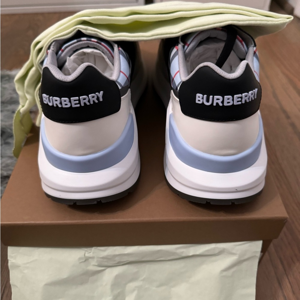 Burberry men sneakers